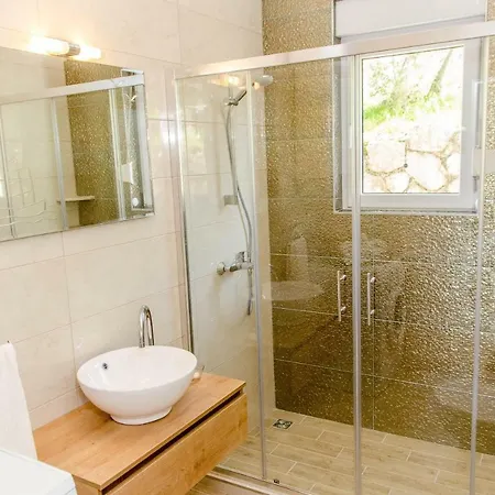 Apartment By The Cavtat