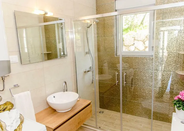 Apartament By The Cavtat